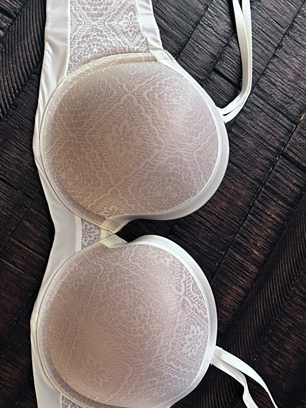 Ambrielle Lace-Overlay T-Shirt Bra in Light Beige/Cream